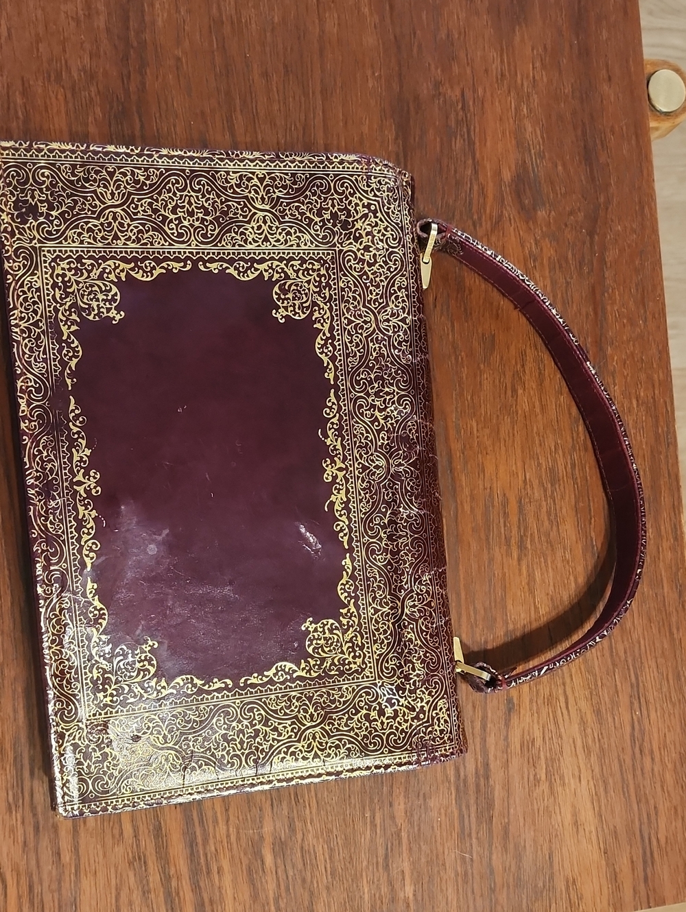 Vintage Gold Embossed Florentine Cirdivan Leather Purse